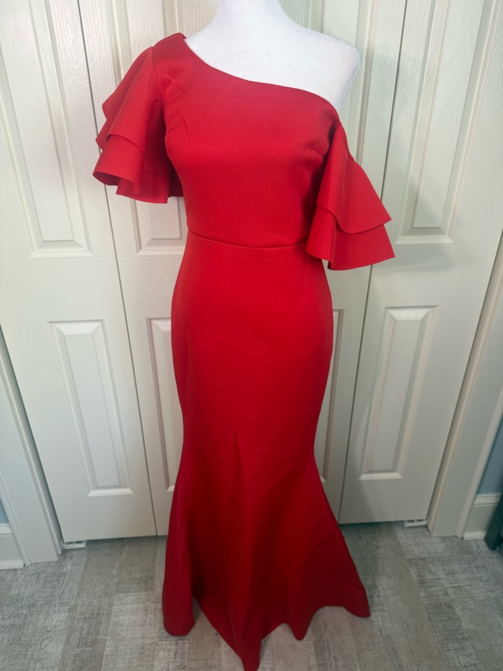 One-Shoulder Red Ruffle Sleeve Evening Dress